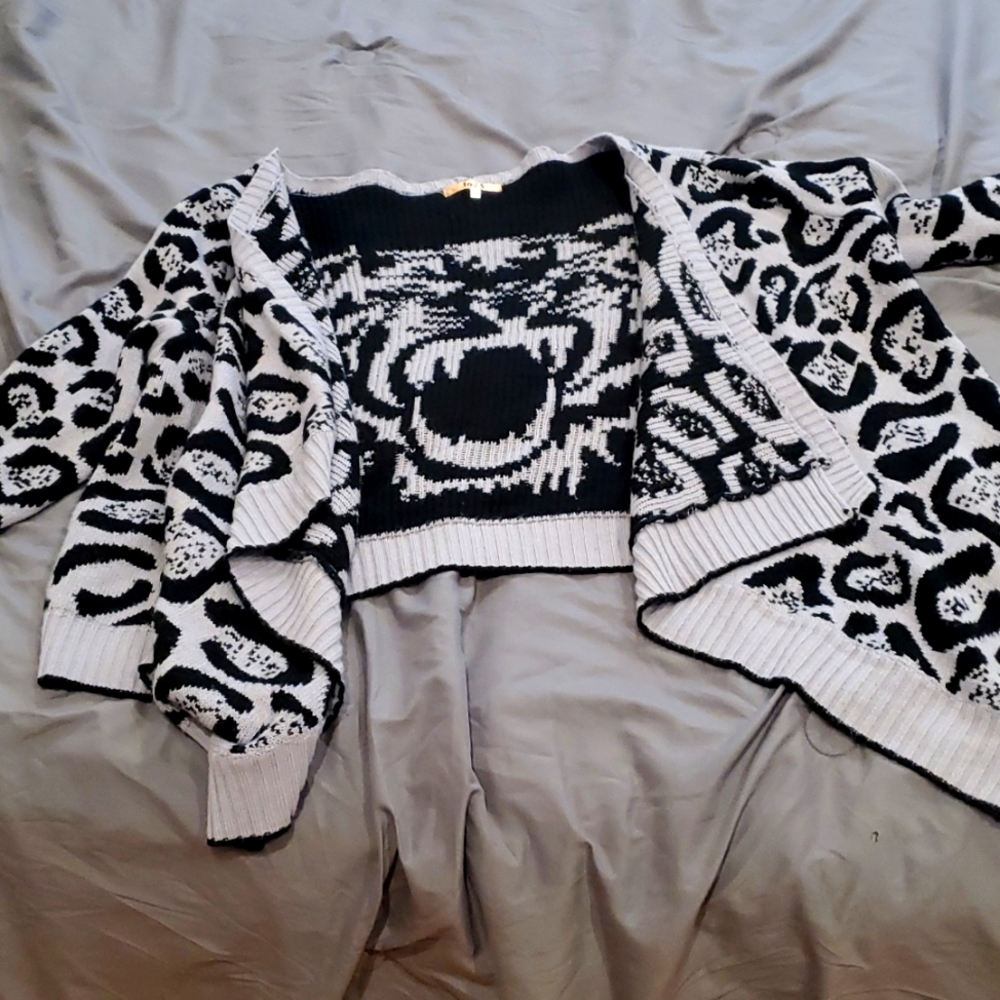 Cropped Cardigan - Picture 3 of 4